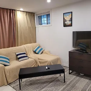 Appartement Complet, Proche Metro, Parking Gratuit, Montréal